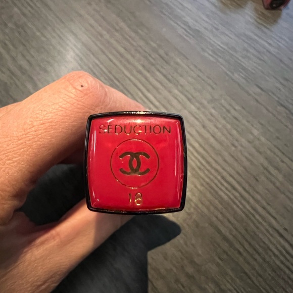 Chanel lipgloss - Picture 3 of 3